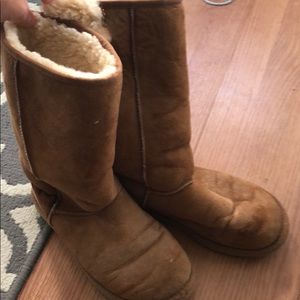 UGG BOOTS